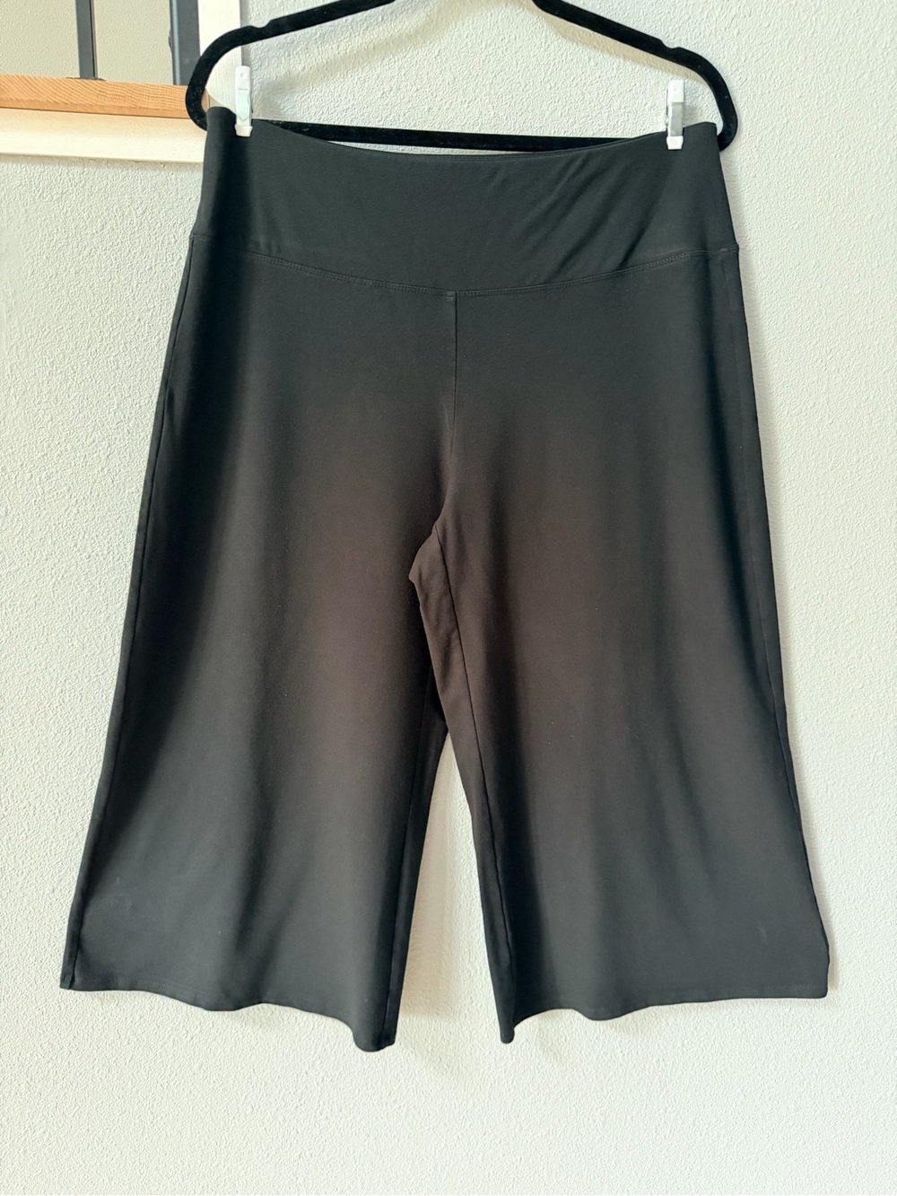 J. Jill Wearever Smooth-Fit Wide-Leg Cropped Pants Black Medium